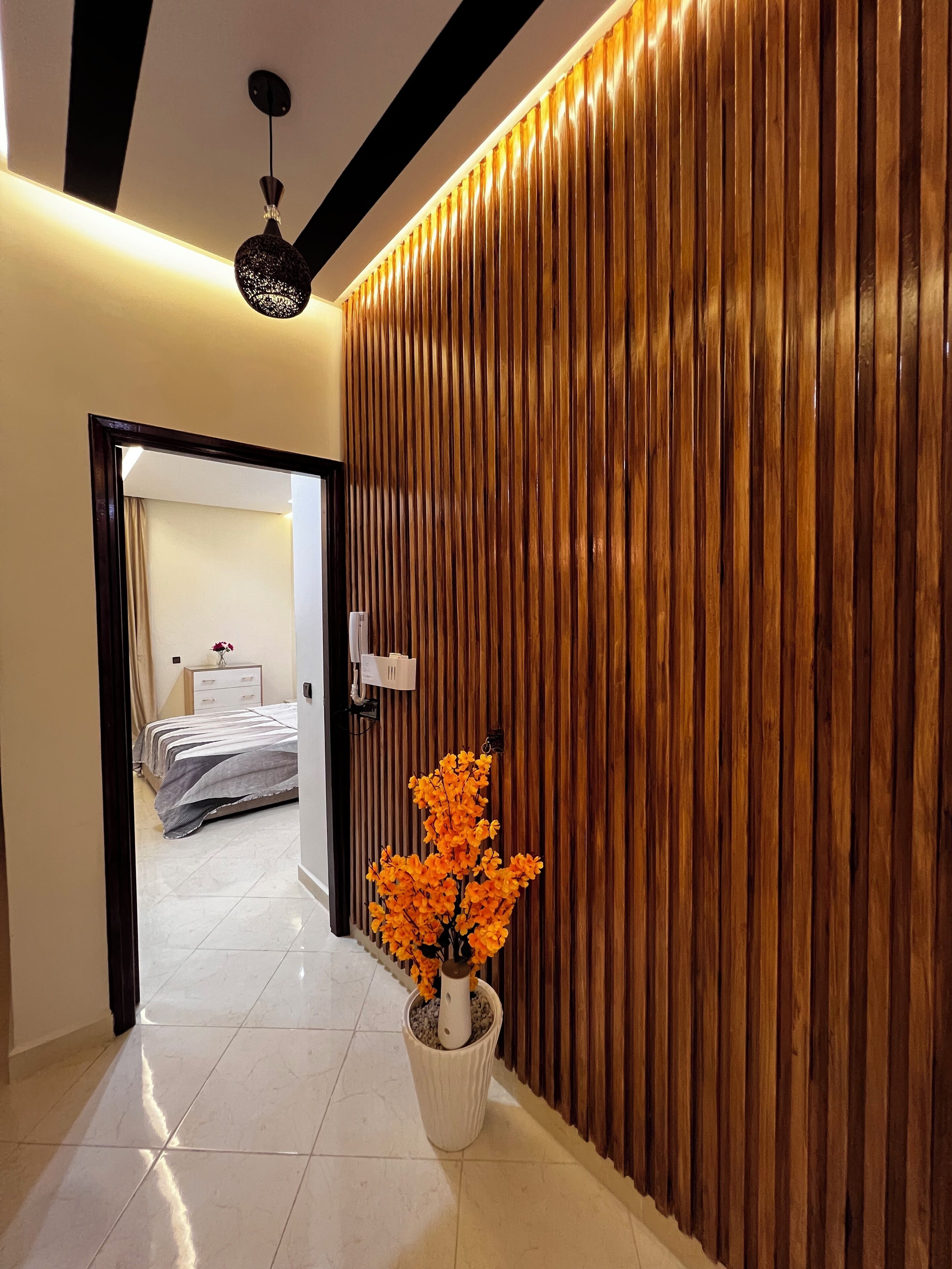 2 bedrooms, internet, bed sheets