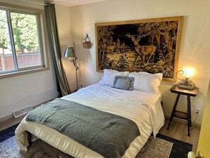 4 bedrooms, free WiFi, bed sheets - Lake Town Beach Bungalow (Kenosha)