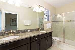 Hair dryer, towels - Solterra Resort, Elegant 5 bdrm home with Pvt pool (Davenport)