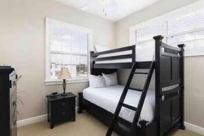 4 bedrooms, WiFi, bed sheets - Inviting 4BR/3BA Reunion Villa with Modern Amenities - Near Walt Disney World (Kissimmee)