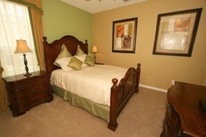 4 bedrooms, iron/ironing board, WiFi - Spacious 4BR/3BA Emerald Island Villa - Near Walt Disney World (Kissimmee)