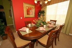 Dining - Spacious 4BR/3BA Emerald Island Villa - Near Walt Disney World (Kissimmee)