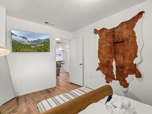 2 habitaciones, tabla de planchar con plancha, wifi y ropa de cama 