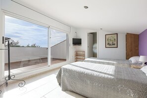 5 عدّة غرف نوم ومكواة/لوح كي وسرير سفر وواي فاي مجانًا