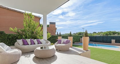 Fantastic Villa with swimming pool in Vilanova i la Geltrú