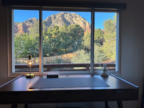 Interior - Thunder Mountain Red Rock Views w/ Fire Pit, Arcade, Cover Deck, Full Kitchen (Sedona)