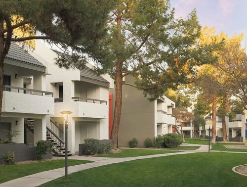 Cozy 1-bedroom apartment in beautiful Gilbert with AC and gym