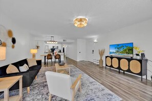 TV - Modern 3-Bedroom Condo w/ Pool Near Disney (Kissimmee)