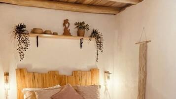 Cabane Familiale, vue jardin | Coffres-forts dans les chambres, Wi-Fi gratuit