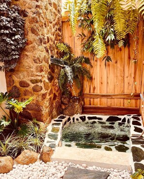 Family Cabin, Garden View | Bathroom | Towels, soap, shampoo, toilet paper - Valle Fresco Eco-Lodge (Constanza)