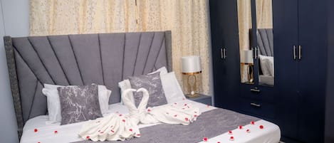 3 bedrooms, iron/ironing board, free WiFi, bed sheets