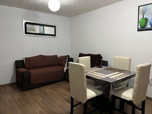 Dining - Comfortable and beautiful house on the shores of Morelia with garden and city view. (Morelos)