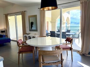 Dining - NEW! Modern and spacious 2-bedroom by the marina in Porto Cupecoy (Sint Maarten)