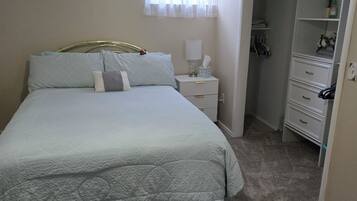 2 bedrooms, desk, iron/ironing board, free WiFi