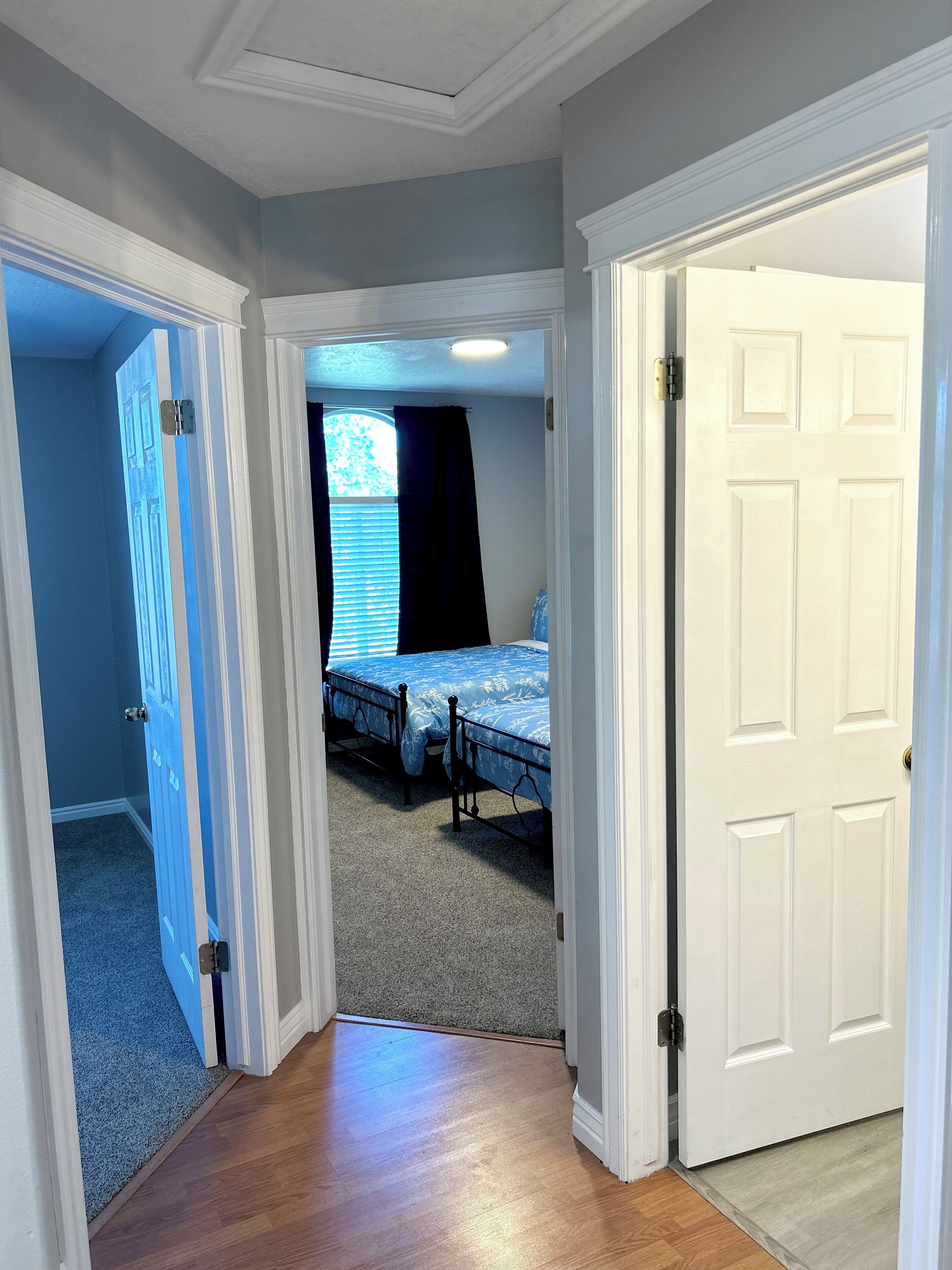 3 quartos, ferros/tábuas de passar roupa, Wi-Fi, roupa de cama