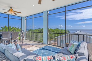 Interior - Oceanfront Rooftop Views w/ 75ft of Dockage (Marathon)