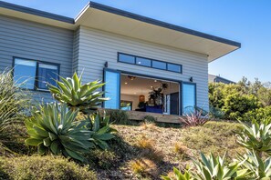 Exterior - Te Makiri House, Onetangi - Be My Guest Waiheke (Waiheke Island)