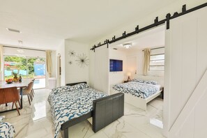 4 habitaciones, tabla de planchar con plancha y cuna de viaje 