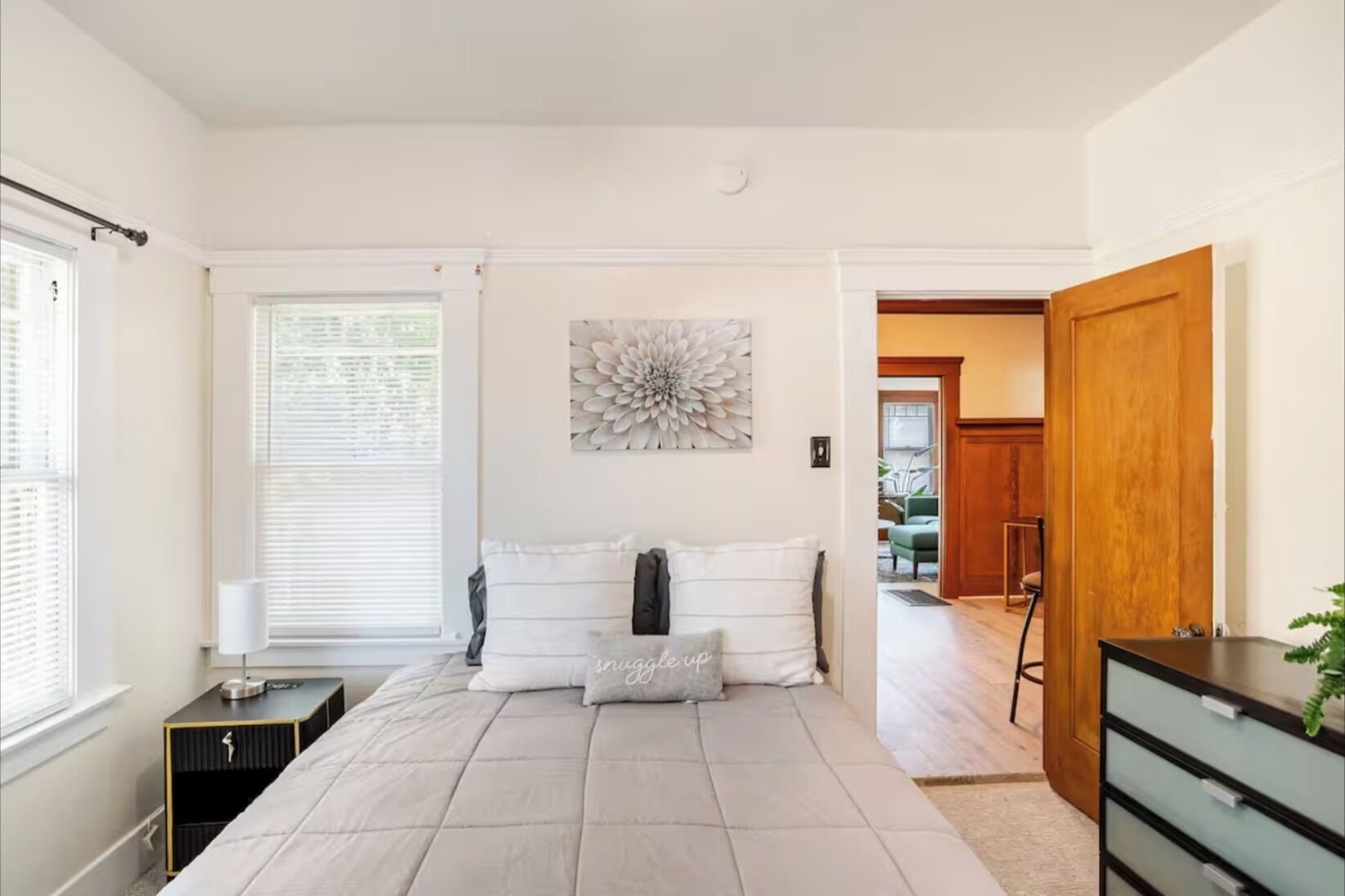 1 dormitorio, tabla de planchar con plancha, wifi y ropa de cama