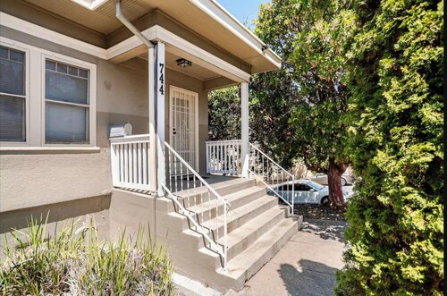 Nice 1-bedroom bungalow in Vallejo perfect for a relaxing stay