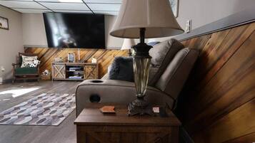 Smart-TV, videospill, DVD-spiller og fotballspill