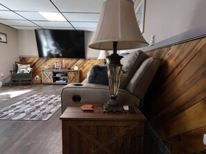 Smart-TV, videospill, DVD-spiller og fotballspill