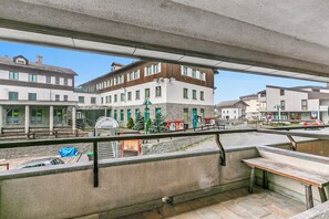 Property grounds - Prestige Eleven In The Center Of Town, Sestriere, Italy (Sestriere)