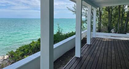 Cozy waterfront cottage in private community