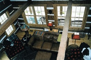 المنشأة من الداخل