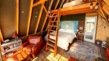 1 bedroom, bed sheets