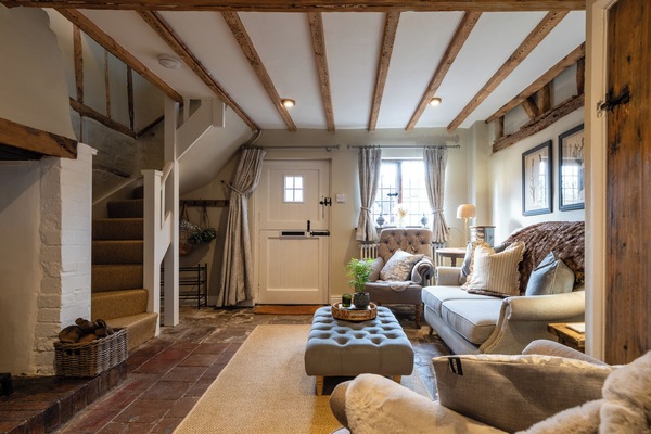 Flat-screen TV, fireplace