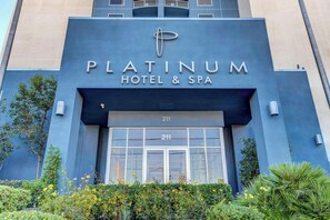Exterior detail - The Lapis Suite at The Platinum Hotel (Las Vegas)