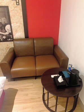 Basic Double Room | Hypo-allergenic bedding, desk