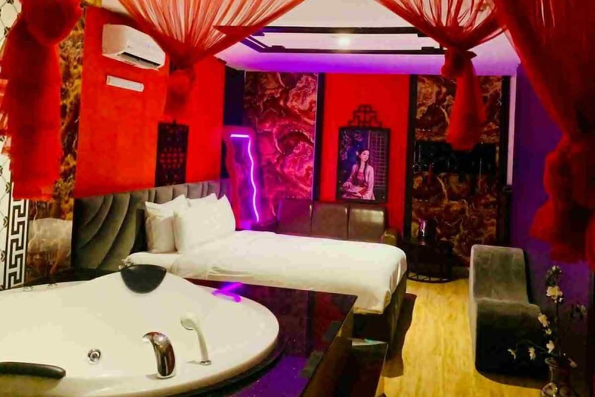 Design Double Room | Hypo-allergenic bedding, desk