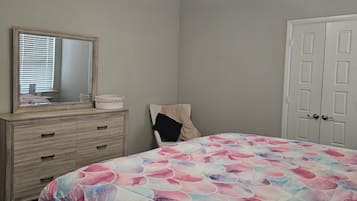 4 quartos, ferros/tábuas de passar roupa, Wi-Fi, roupa de cama