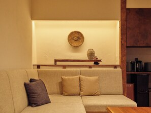 Living area - OKADOYA Osaka Kishinosato-tamade (Osaka)