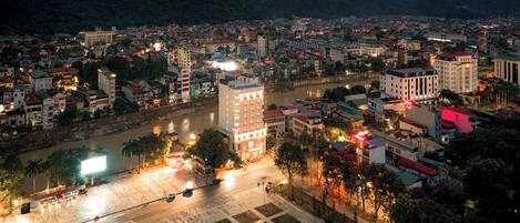 Vista frontal de la propiedad