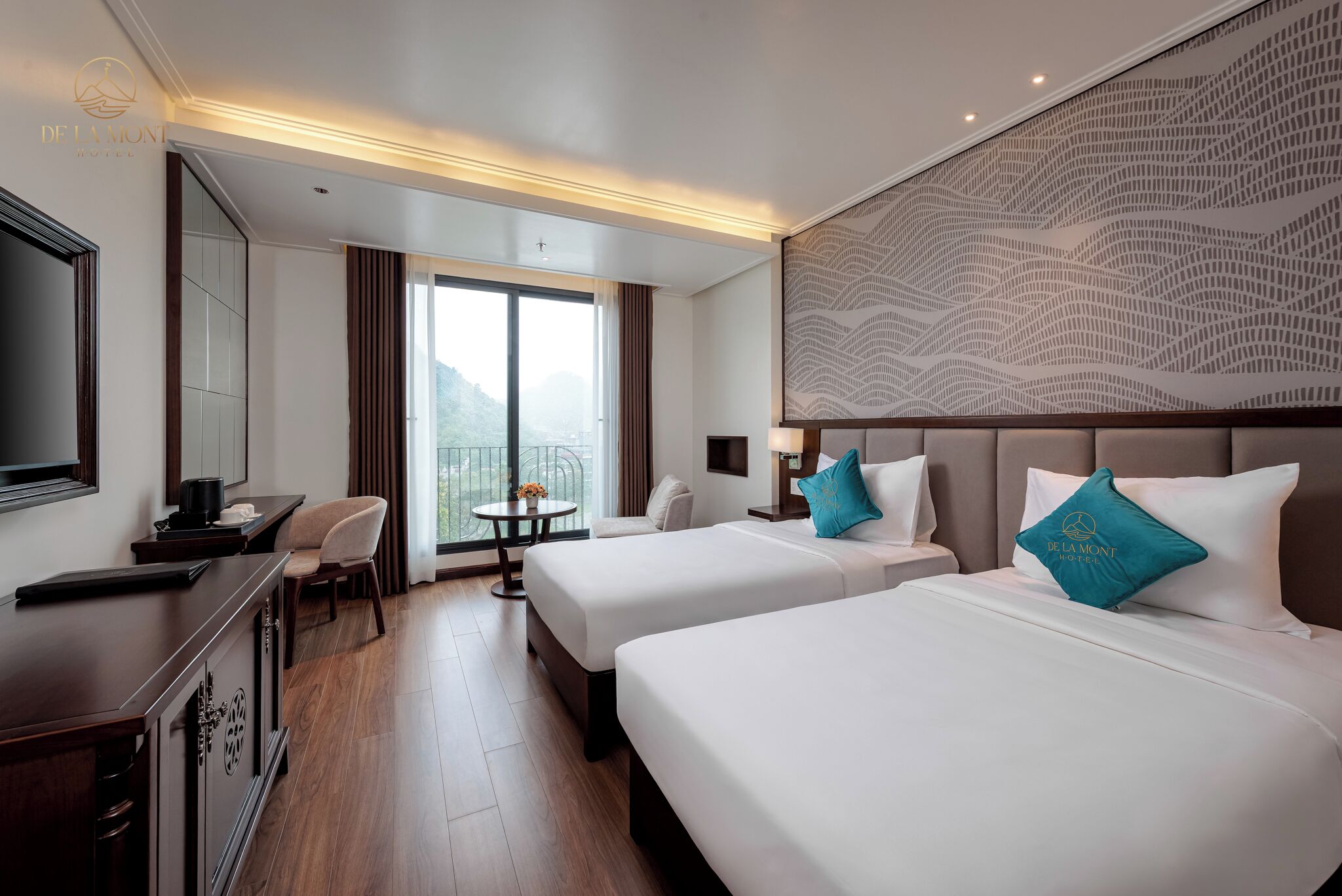 高档床上用品、羽绒被、泰普尔床垫、客房内保险箱