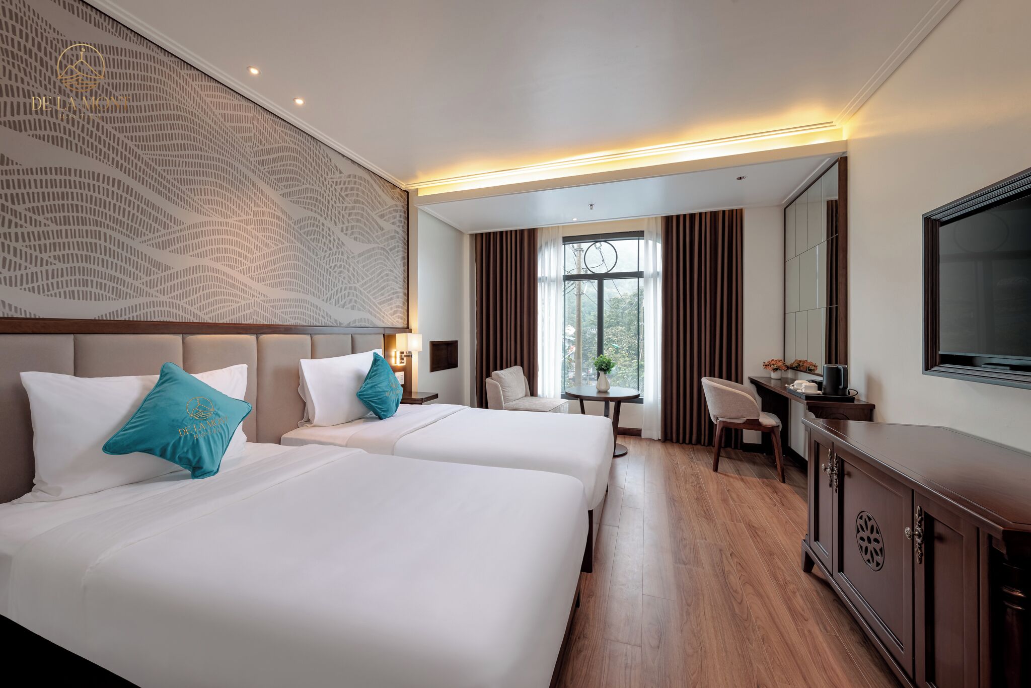 华丽双床房 | 高档床上用品、羽绒被、泰普尔床垫、客房内保险箱