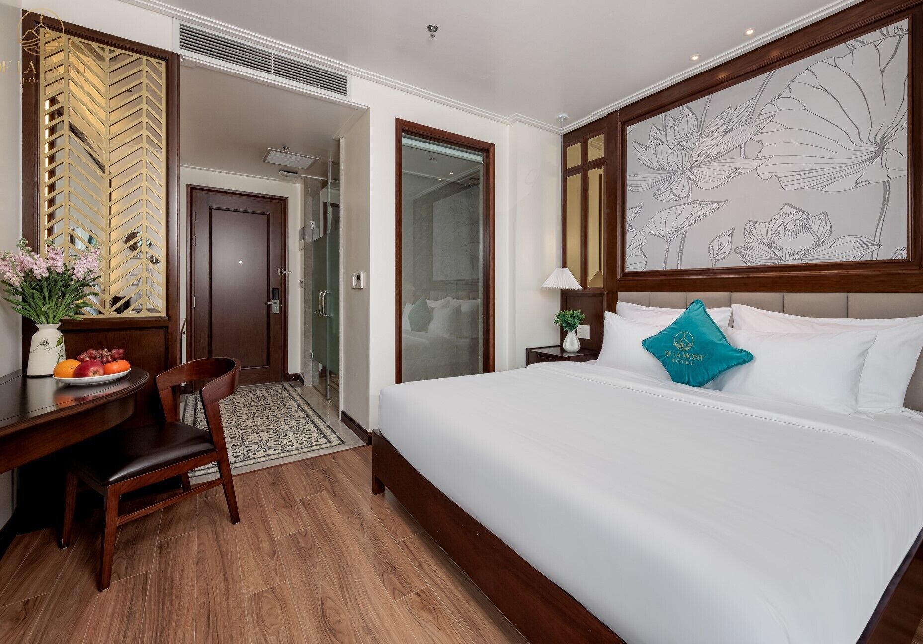 高级双人房 | 高档床上用品、羽绒被、泰普尔床垫、客房内保险箱