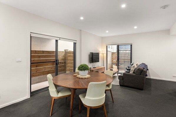 Apartment | Living room - Comfy Urban Escape With Outdoor Space (Newcastle)