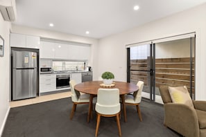 Apartment | Private kitchen - Comfy Urban Escape With Outdoor Space (Newcastle)