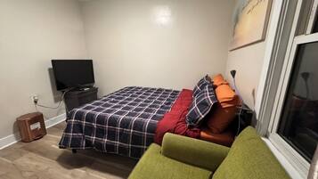 1 bedroom, internet, bed sheets