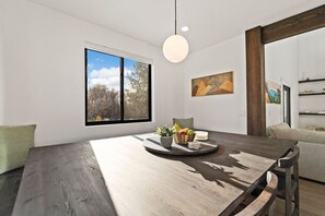 Dining - Glacier Gathering Grounds - Sweeping Mountain Views! (Columbia Falls)