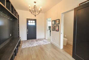 المنشأة من الداخل