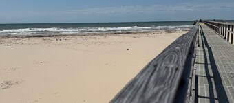 Beach Retreat Style Farmhouse in gorgeous Bay City!