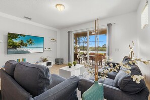 Smart TV, table football - Astonishing home 5bd/5ba privat pool,spa and grill (Davenport)