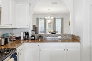 Fridge, microwave, oven, stovetop - Astonishing home 5bd/5ba privat pool,spa and grill (Davenport)