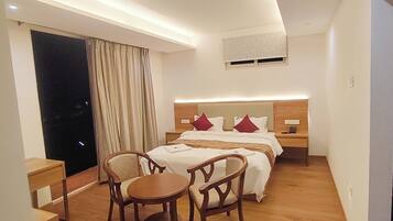 In-room safe, free WiFi