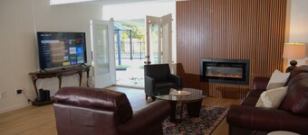 7-bedroom huge house with pool and pickleball court for large groups